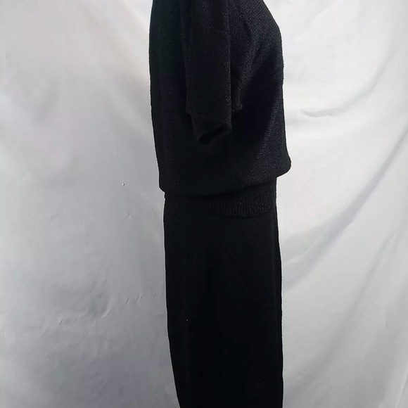 Elegant Black Knit Dress - Picture 2 of 6